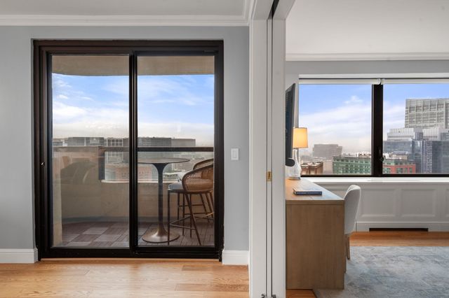 65 East India Row 27F, Boston, MA 02110