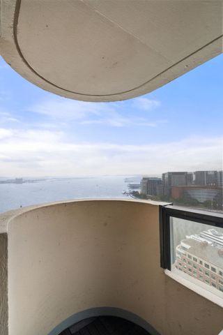 65 East India Row 27F, Boston, MA 02110