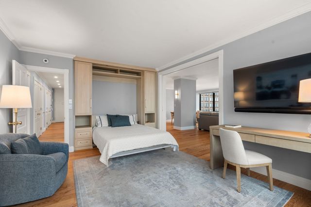 65 East India Row 27F, Boston, MA 02110