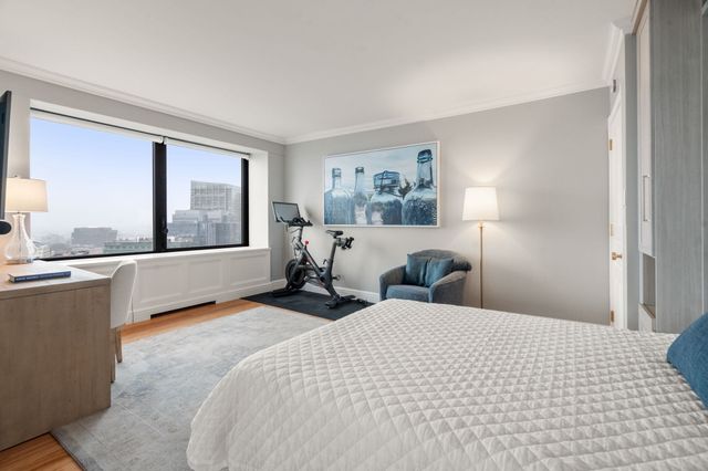 65 East India Row 27F, Boston, MA 02110