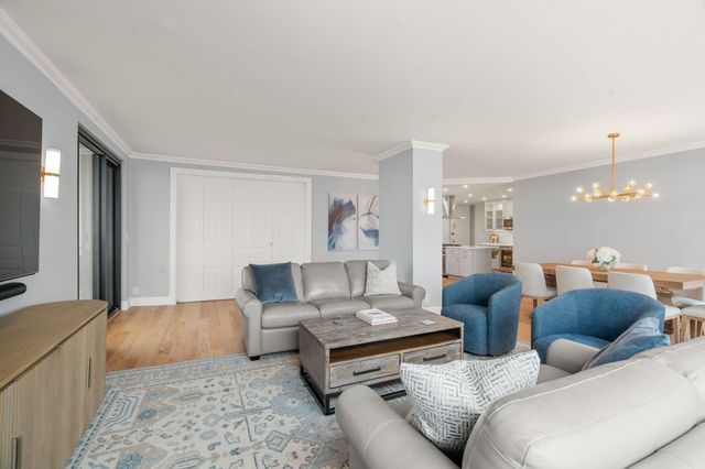 65 East India Row 27F, Boston, MA 02110