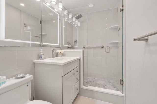 65 East India Row 27F, Boston, MA 02110