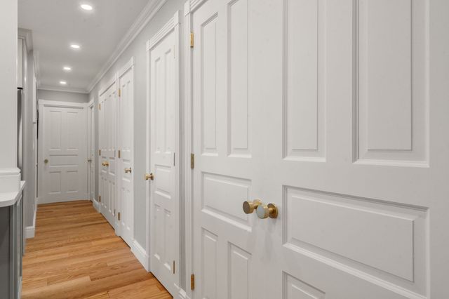 65 East India Row 27F, Boston, MA 02110