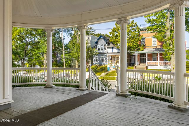 102 S Lake Avenue, Albany, NY 12208