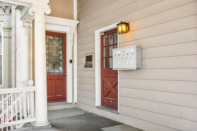 102 S Lake Avenue, Albany, NY 12208