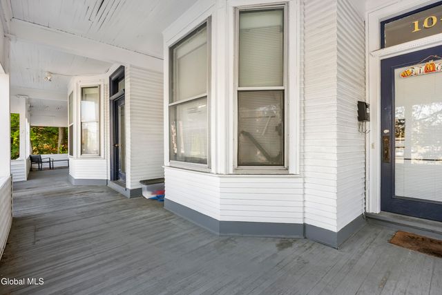 102 S Lake Avenue, Albany, NY 12208