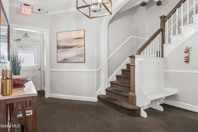 102 S Lake Avenue, Albany, NY 12208