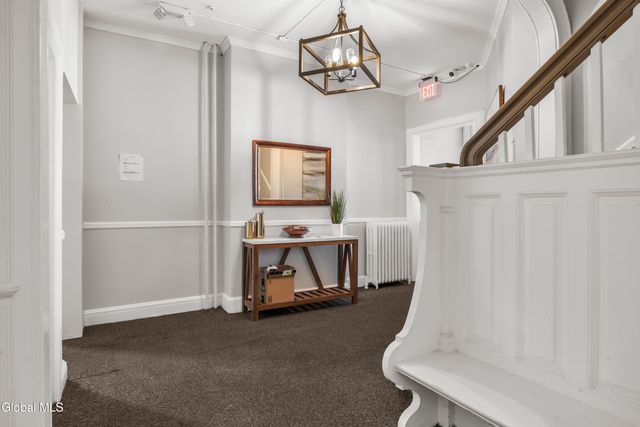 102 S Lake Avenue, Albany, NY 12208