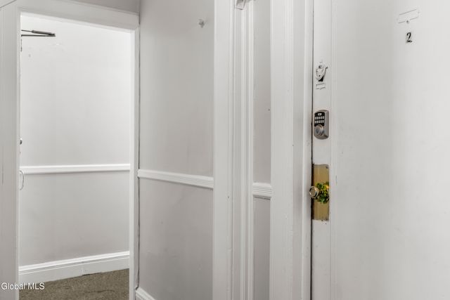 102 S Lake Avenue, Albany, NY 12208