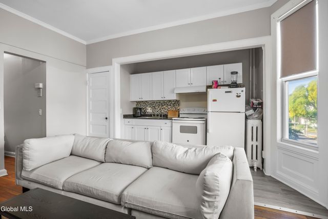 102 S Lake Avenue, Albany, NY 12208