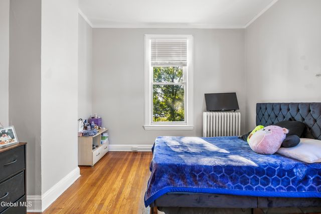 102 S Lake Avenue, Albany, NY 12208