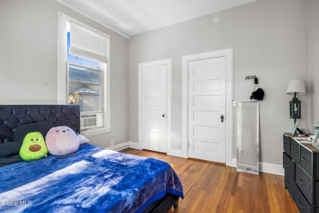 102 S Lake Avenue, Albany, NY 12208