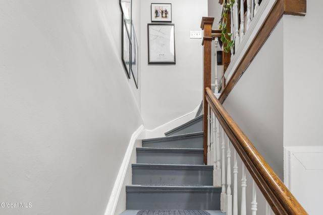 102 S Lake Avenue, Albany, NY 12208