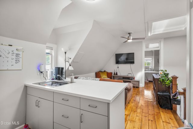 102 S Lake Avenue, Albany, NY 12208