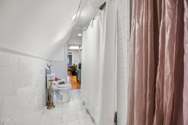 102 S Lake Avenue, Albany, NY 12208