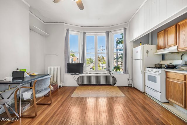 102 S Lake Avenue, Albany, NY 12208