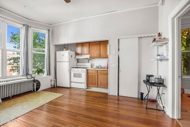 102 S Lake Avenue, Albany, NY 12208