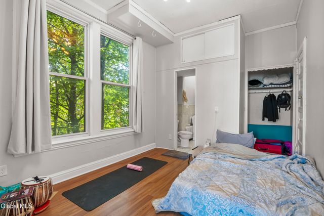 102 S Lake Avenue, Albany, NY 12208