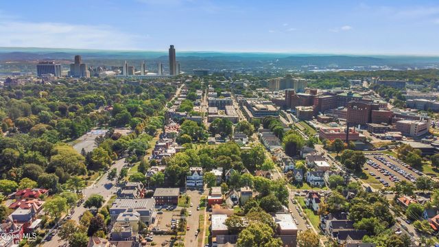 102 S Lake Avenue, Albany, NY 12208