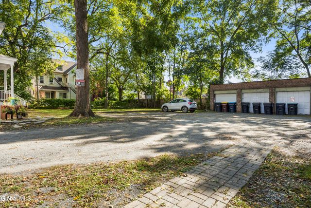 102 S Lake Avenue, Albany, NY 12208