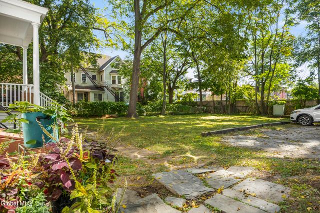 102 S Lake Avenue, Albany, NY 12208