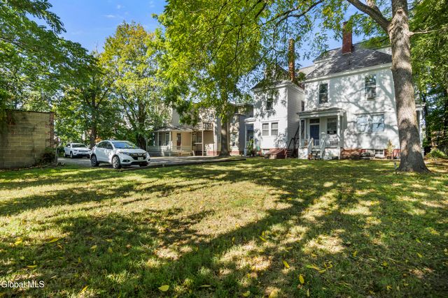 102 S Lake Avenue, Albany, NY 12208