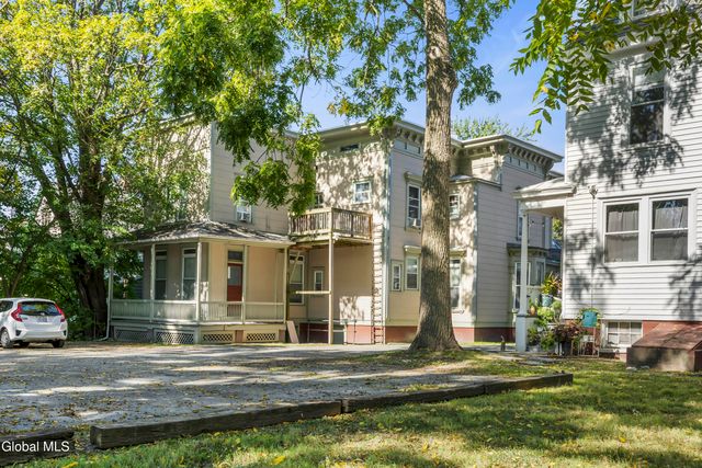 102 S Lake Avenue, Albany, NY 12208