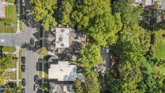 102 S Lake Avenue, Albany, NY 12208