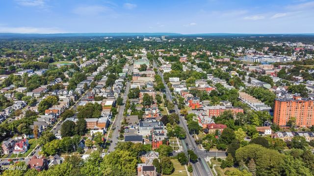 102 S Lake Avenue, Albany, NY 12208