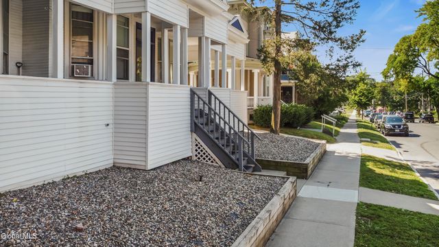 102 S Lake Avenue, Albany, NY 12208