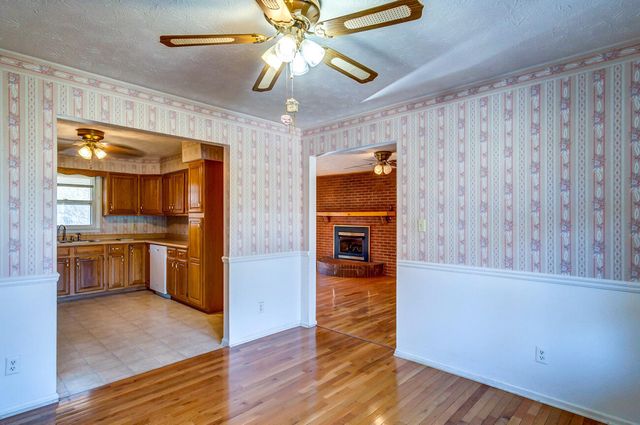 1433 Gravel Lick Branch Road, Waco, KY 40385