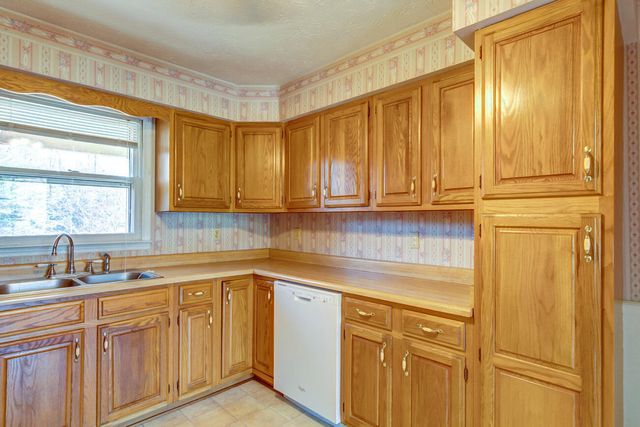 1433 Gravel Lick Branch Road, Waco, KY 40385