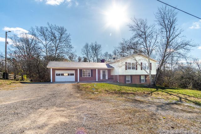 1433 Gravel Lick Branch Road, Waco, KY 40385