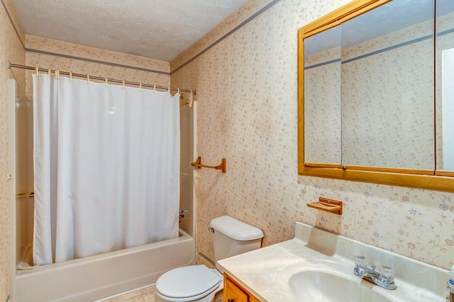 1433 Gravel Lick Branch Road, Waco, KY 40385