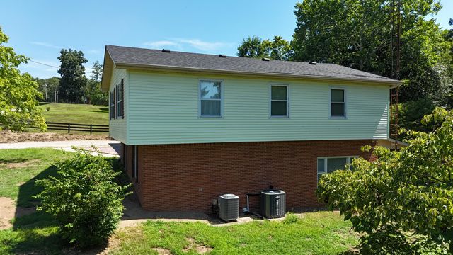 1433 Gravel Lick Branch Road, Waco, KY 40385