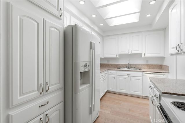 3296 San Amadeo B, Laguna Woods, CA 92637