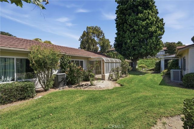 3296 San Amadeo B, Laguna Woods, CA 92637