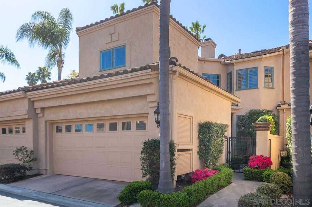 Image 2 of property listing at 3786 Paseo Vista Famosa, Rancho Santa Fe, CA 92091