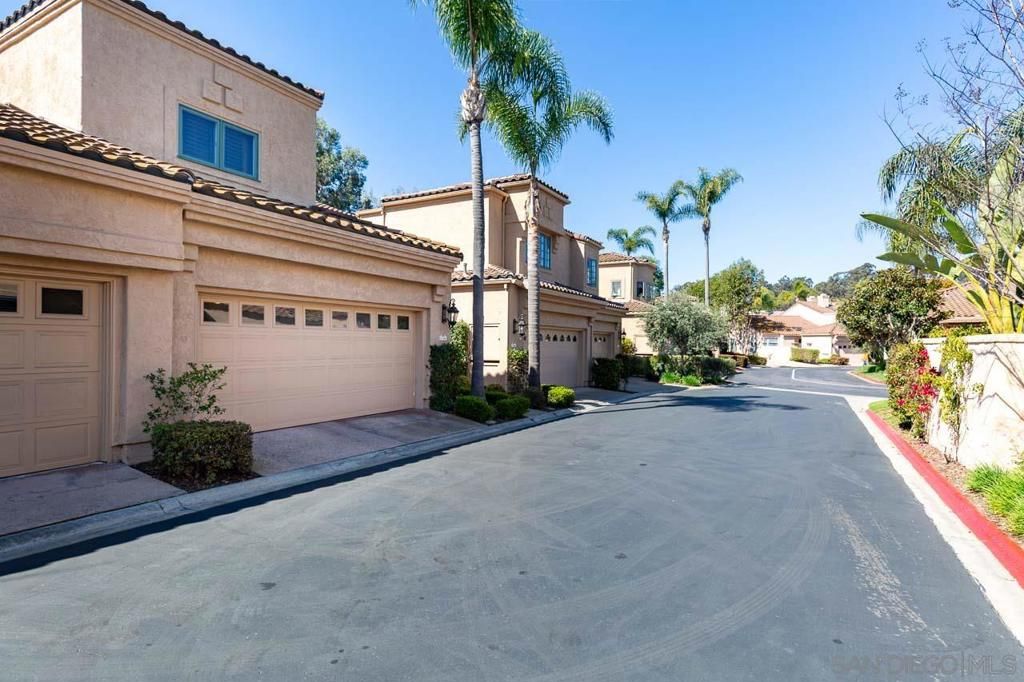 Image 3 of property listing at 3786 Paseo Vista Famosa, Rancho Santa Fe, CA 92091