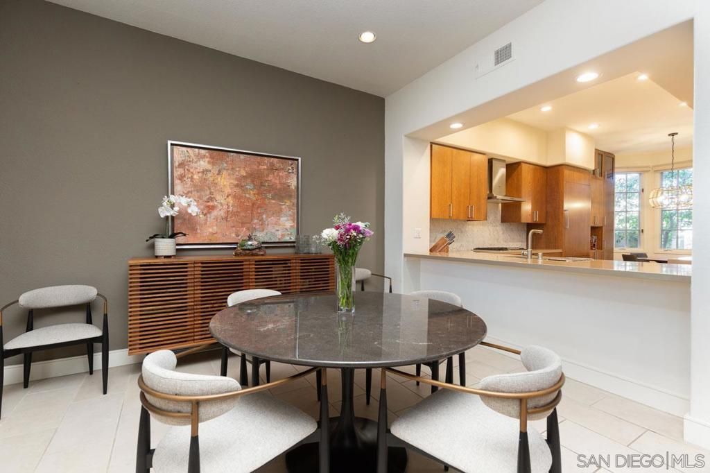 Image 9 of property listing at 3786 Paseo Vista Famosa, Rancho Santa Fe, CA 92091