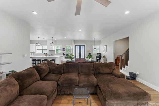725 Winding View, New Braunfels, TX 78132