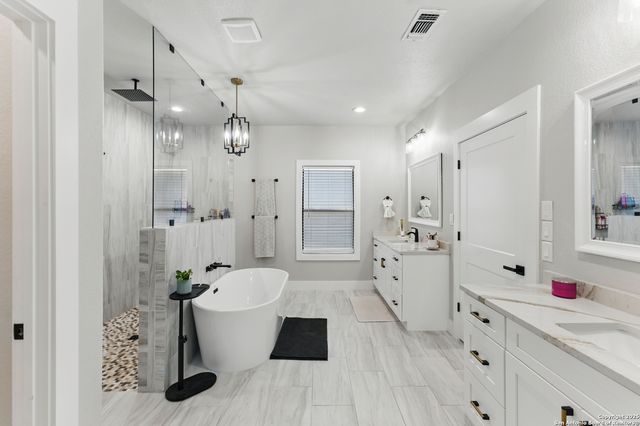 725 Winding View, New Braunfels, TX 78132