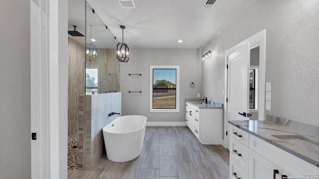 725 Winding View, New Braunfels, TX 78132