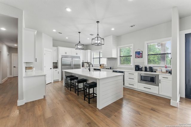 725 Winding View, New Braunfels, TX 78132
