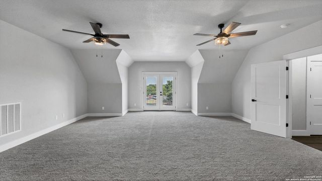 725 Winding View, New Braunfels, TX 78132