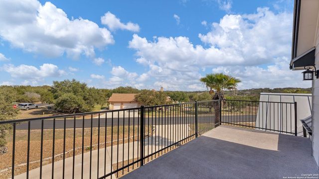 725 Winding View, New Braunfels, TX 78132