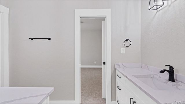 725 Winding View, New Braunfels, TX 78132
