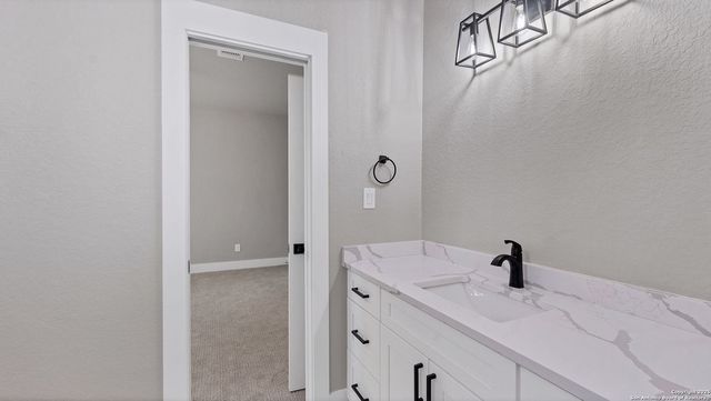 725 Winding View, New Braunfels, TX 78132