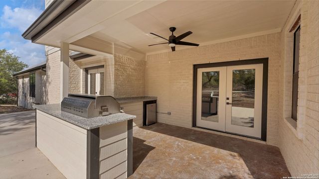 725 Winding View, New Braunfels, TX 78132