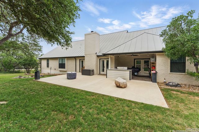 725 Winding View, New Braunfels, TX 78132